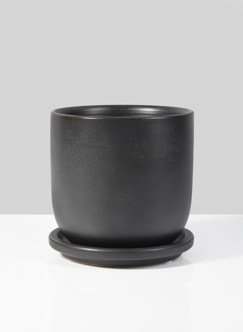 4 ½in Matte Black Aeon Ceramic Pot & Saucer