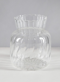 5 1/2 in Opla jar vase